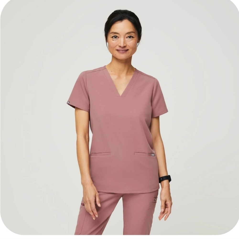 FIGS Mineral Mauve Medium Scrubs Set- NEW